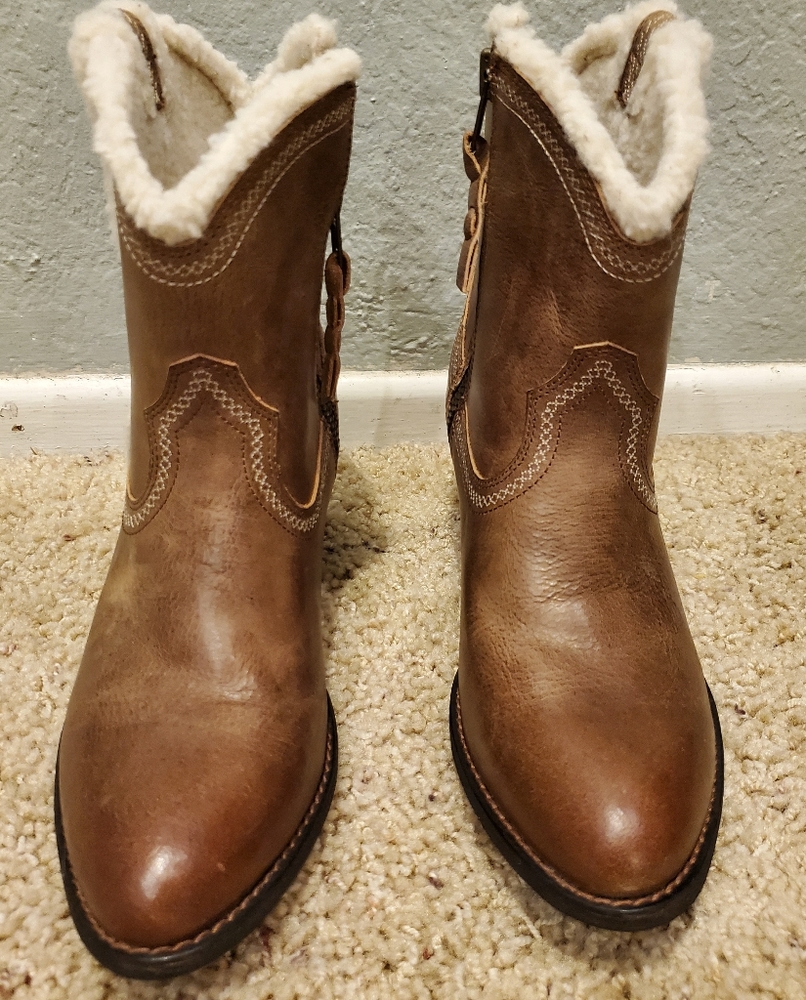 Ariat Darlin Fleece Ankle Boot
